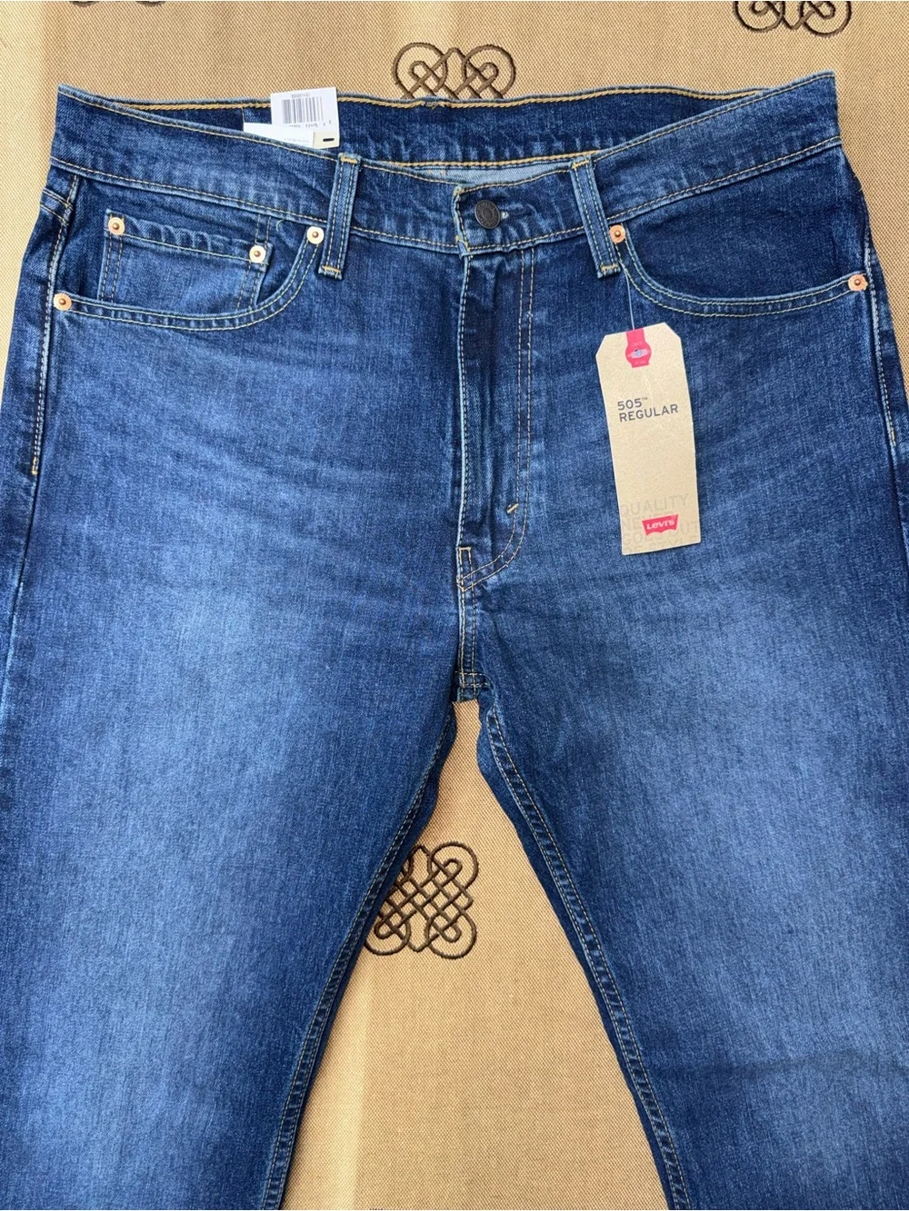 Levis 505 Regular Extra Room In Thigh Straight Leg Jean In Blue Wash Size 35